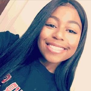 Meet your Posher, Nila